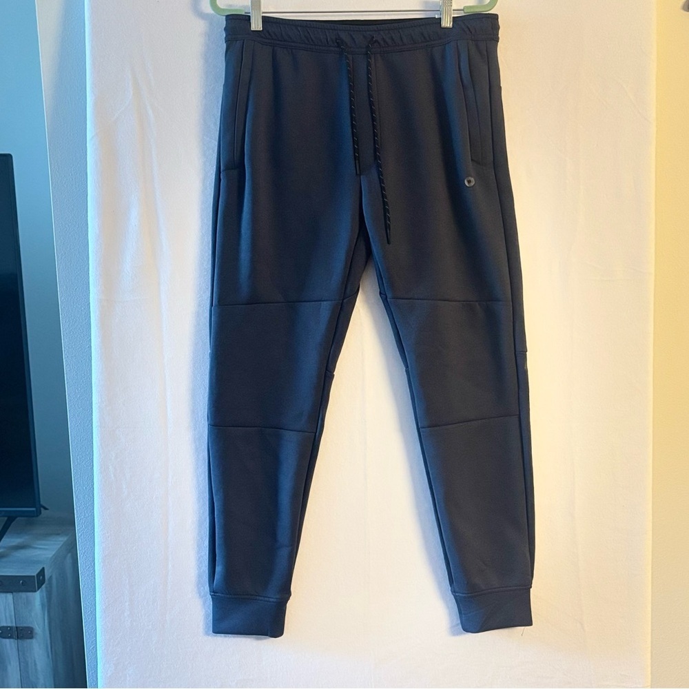 NWT size M American Eagle Outfitters Navy Joggers
